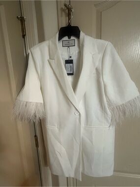 Suit white